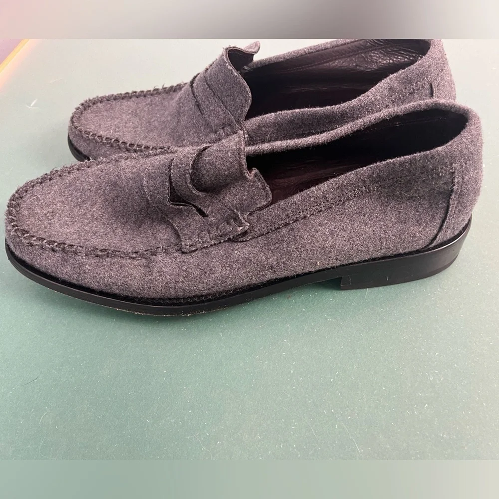 Saks Fifth Avenue Made in Italy grey loafers size 8